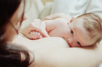 正确的母乳喂养方式